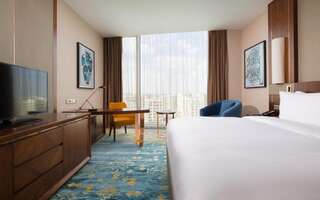 Отель Hilton Astana Нур-Султан Номер с кроватью размера «king-size»-6